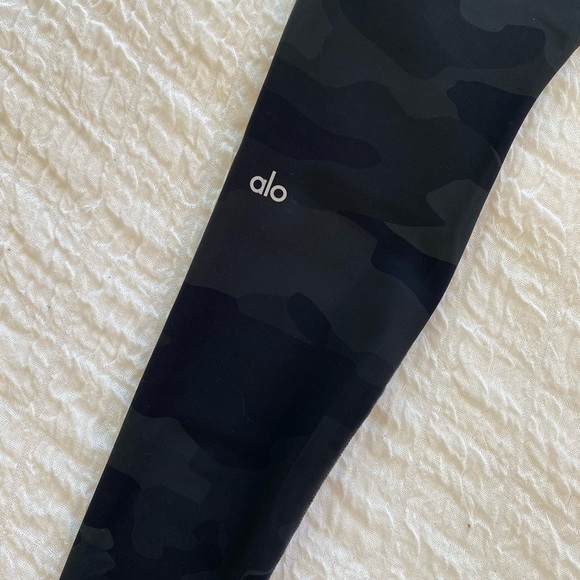 Alo Yoga Camo Leggings - Picture 2 of 4